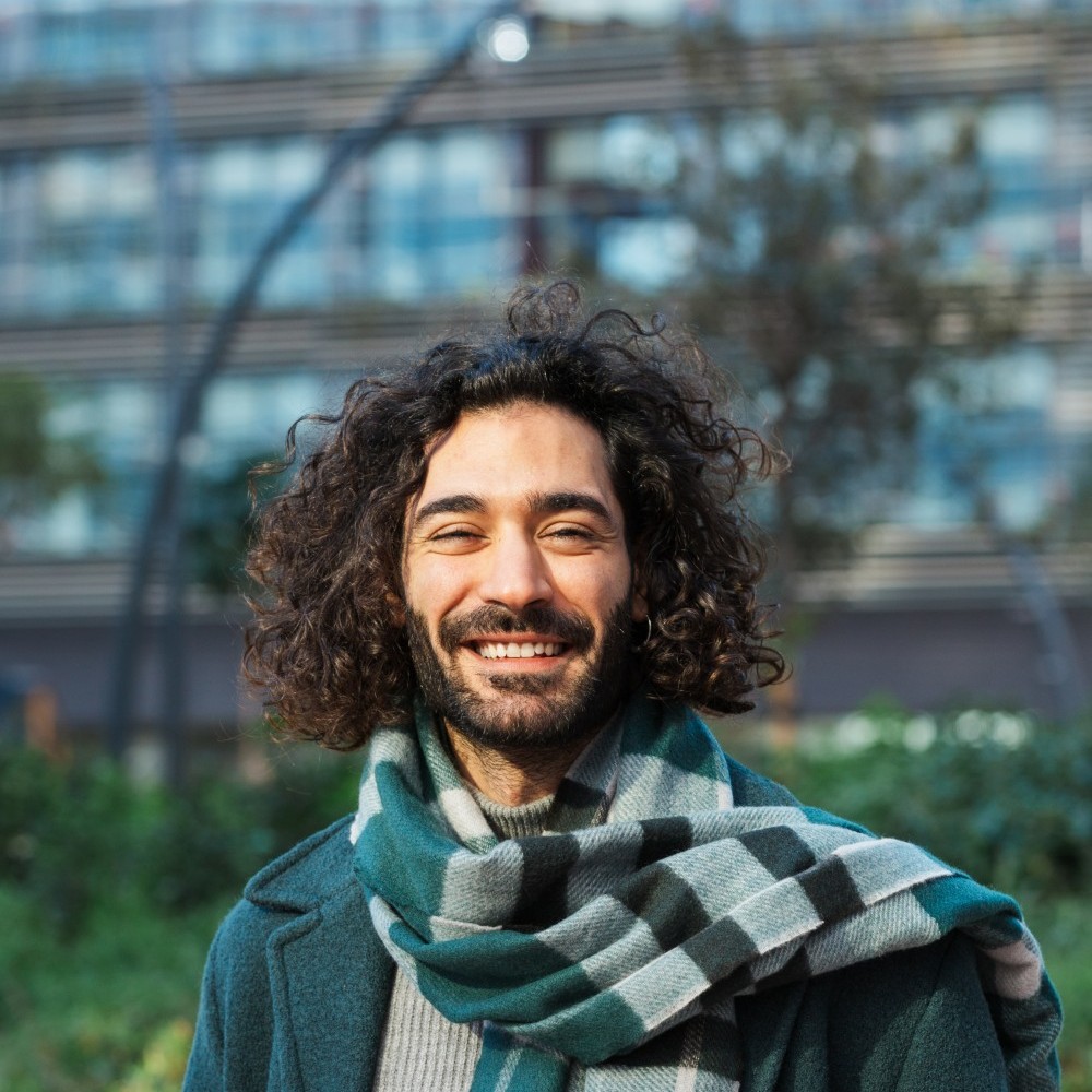 Landing businessman looking at the camera and smile while 2025 01 09 17 50 11 utc.jpg