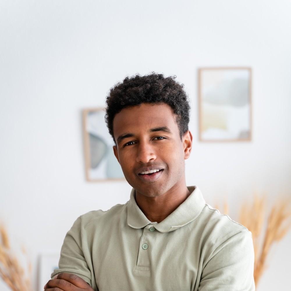 Landing smiling black man in casual wear 2025 01 08 23 24 16 utc.jpg